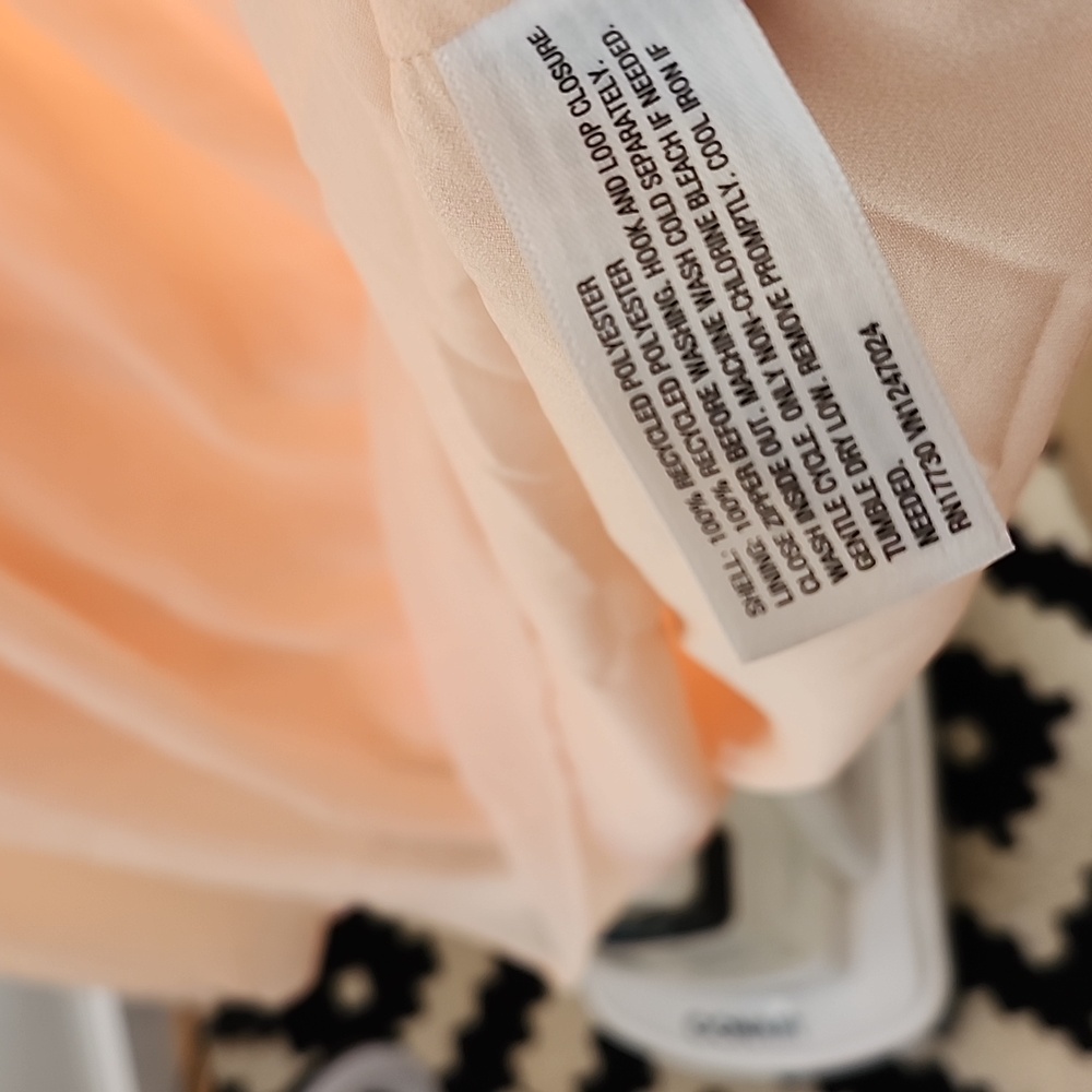 Peach Skirt, Size 8 - Picture 9 of 11